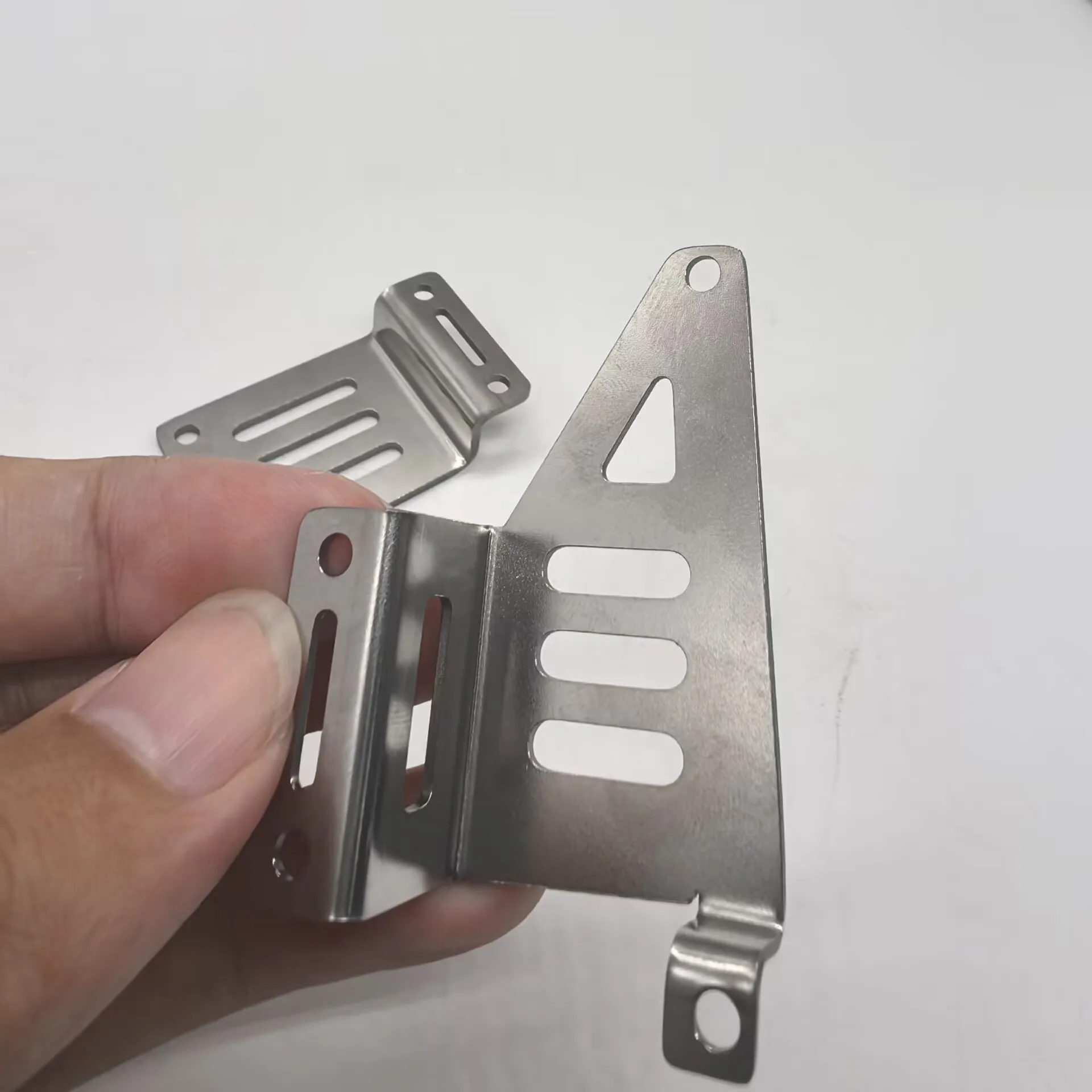 LKW-Teile für Tamiya-Anschlussadapter für Batteriekasten-Simulationsteilhalterung für MAN Benz Scania Volvo