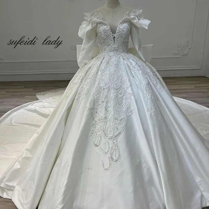 2022 New Design Elegant Bride Gown Wedding Dresses Puffy Satin Lace Appliques Formal Bridal Gown Customize