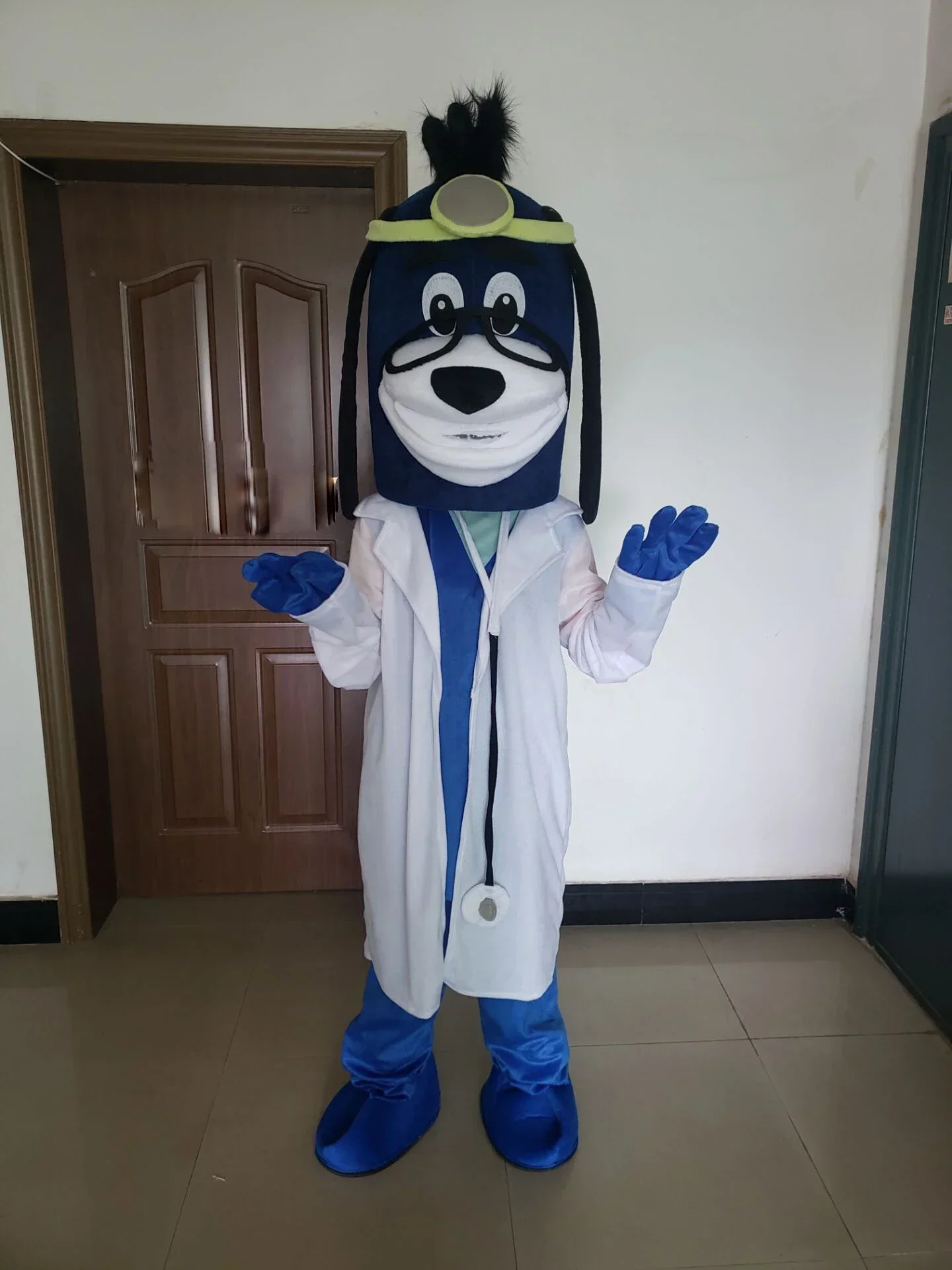 جديد الكبار الساخن بيع براون الكلب زي التميمة حفلة عيد الميلاد ملابس تنكرية للهالوين الكبار أفخم الطبيب الكلب التميمة تأثيري حلي #3