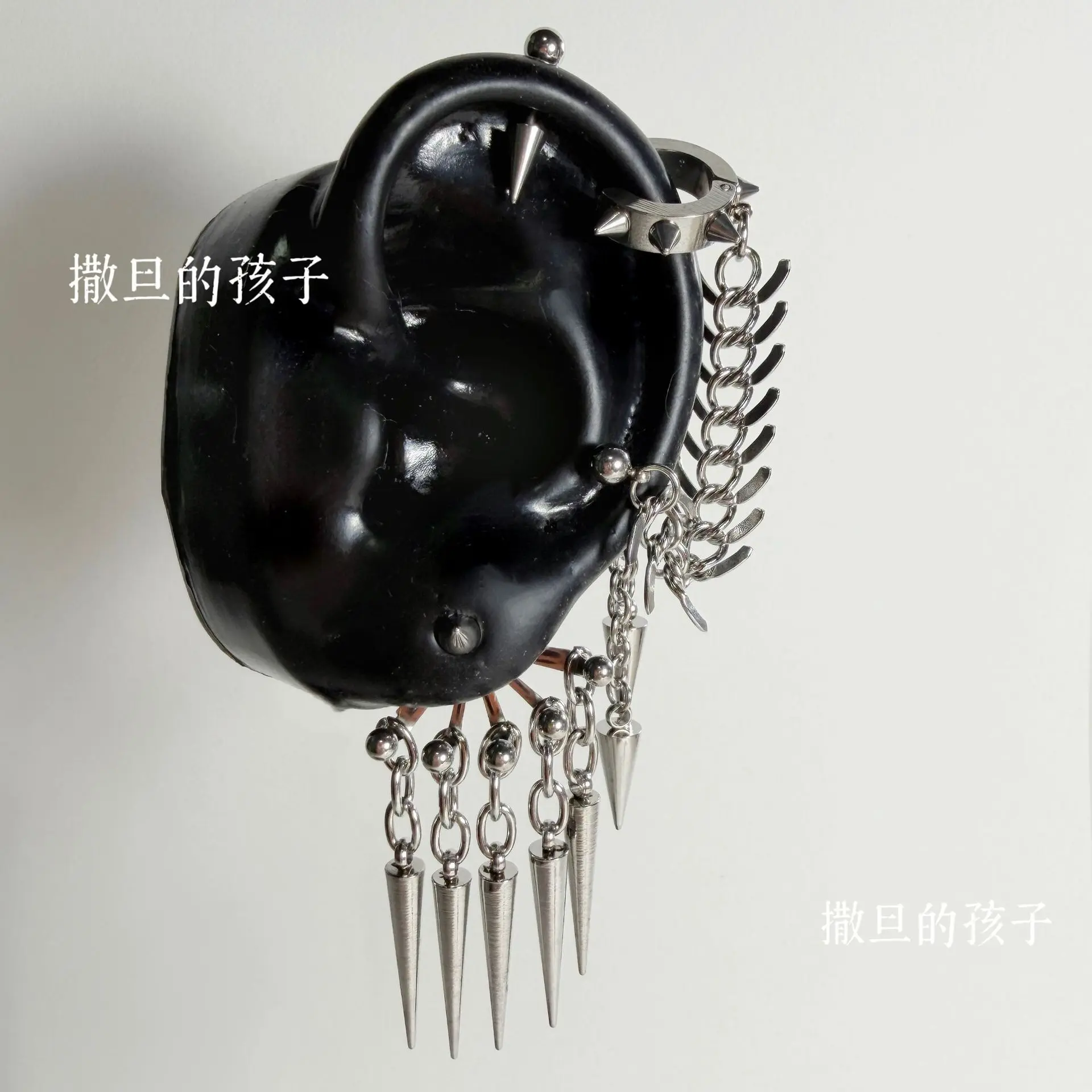 Sweet and Cool Ear Bone Nails Piercing Jewelry Titanium Steel Stud Earrings Men's Blood Ridge Bells Dark Sub-wind Chain Earrings