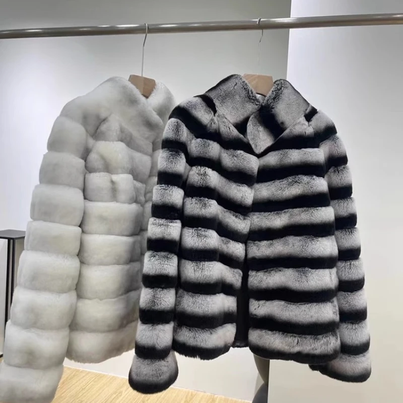 سترة شتوية نسائية جديدة لعام 2025 بلون شينشيلا معطف فرو أرنب ريكس حقيقي بأكمام طويلة وسترات خارجية فاخرة ودافئة
