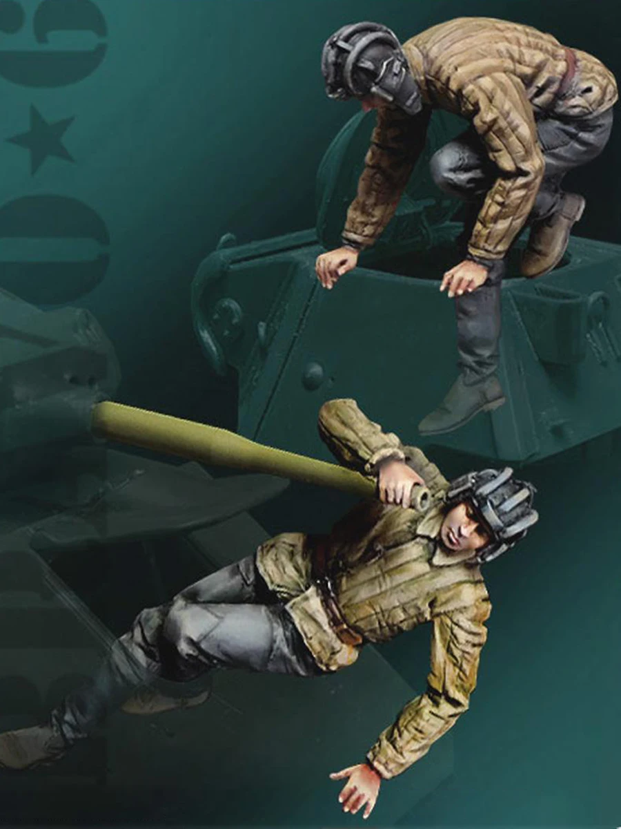 Zestawy figurek żywicznych w skali 1/35 GK, dwie osoby, motyw militarny, niezmontowane i niepomalowane, 132RCL