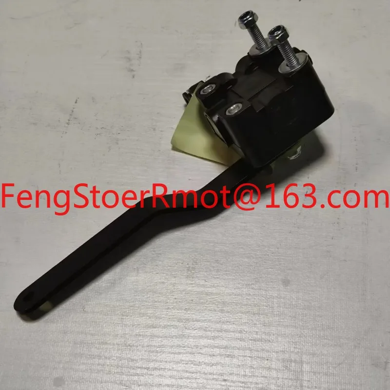 DZ15221440037 Auto parts Truck engine drive train Full range Truck parts New height control valve