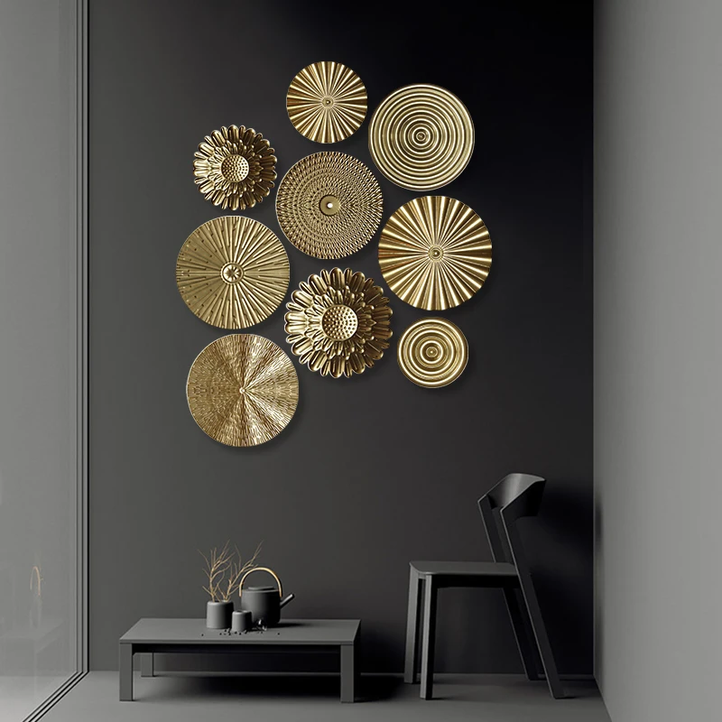 Nordic Modern Luxury Gold Round Wall Decoration Pendant Irregular Iron Disc Wall Hanging Wall Ornaments Living Room Home Decor