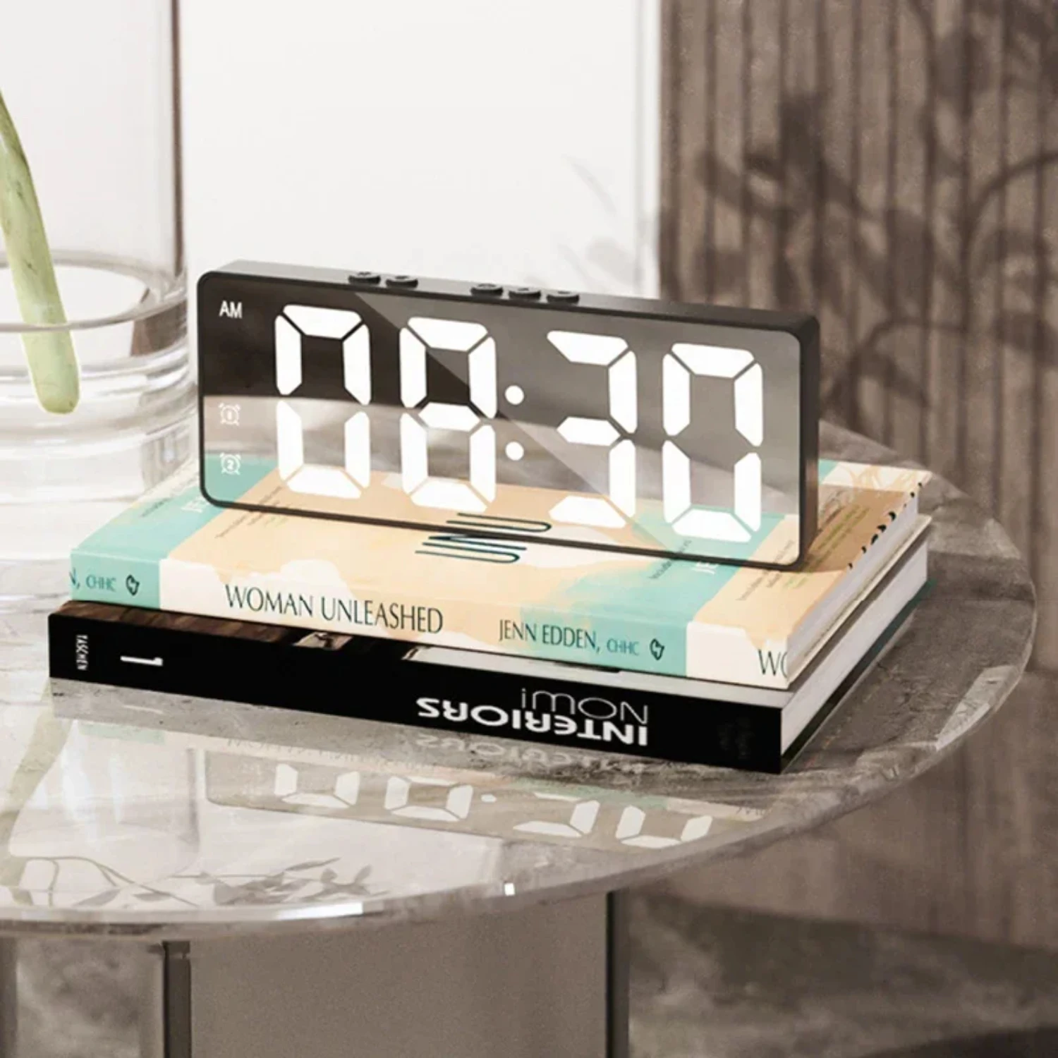 ouch to any room - Modern and sleek design alarm clock for your daily routines - Elegant and stylish digital clock for a touch o