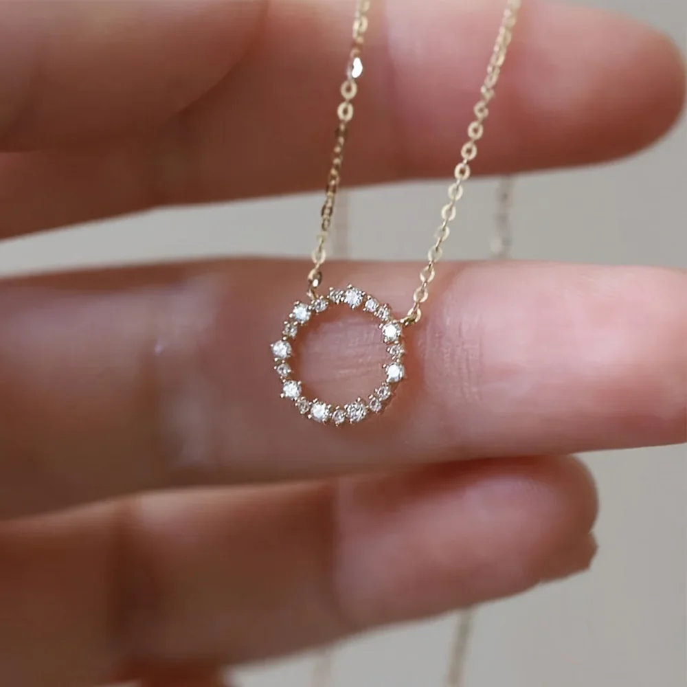 LuxuriousShiny Imitation Zircon Decor Circular Ring Pendant Necklace, Elegant Collarbone Chain Necklace for Holiday Gift Beautif