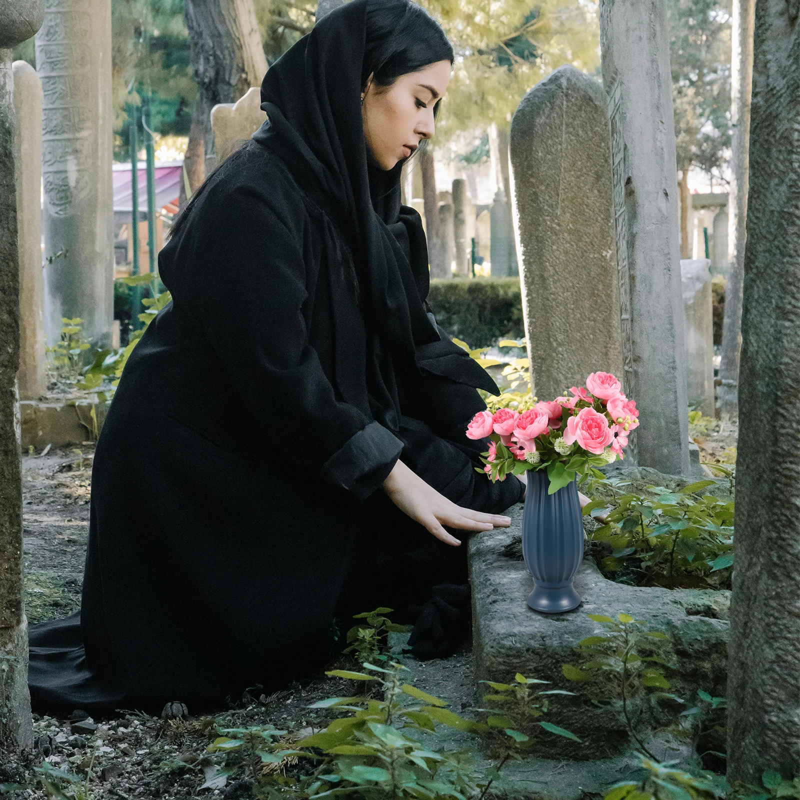 

2 Pcs Graveyard Vase Site Vases Memorial Headstone Decoration Ceramics Long Plastic Flower Holder Cemetery Flowers for Mother