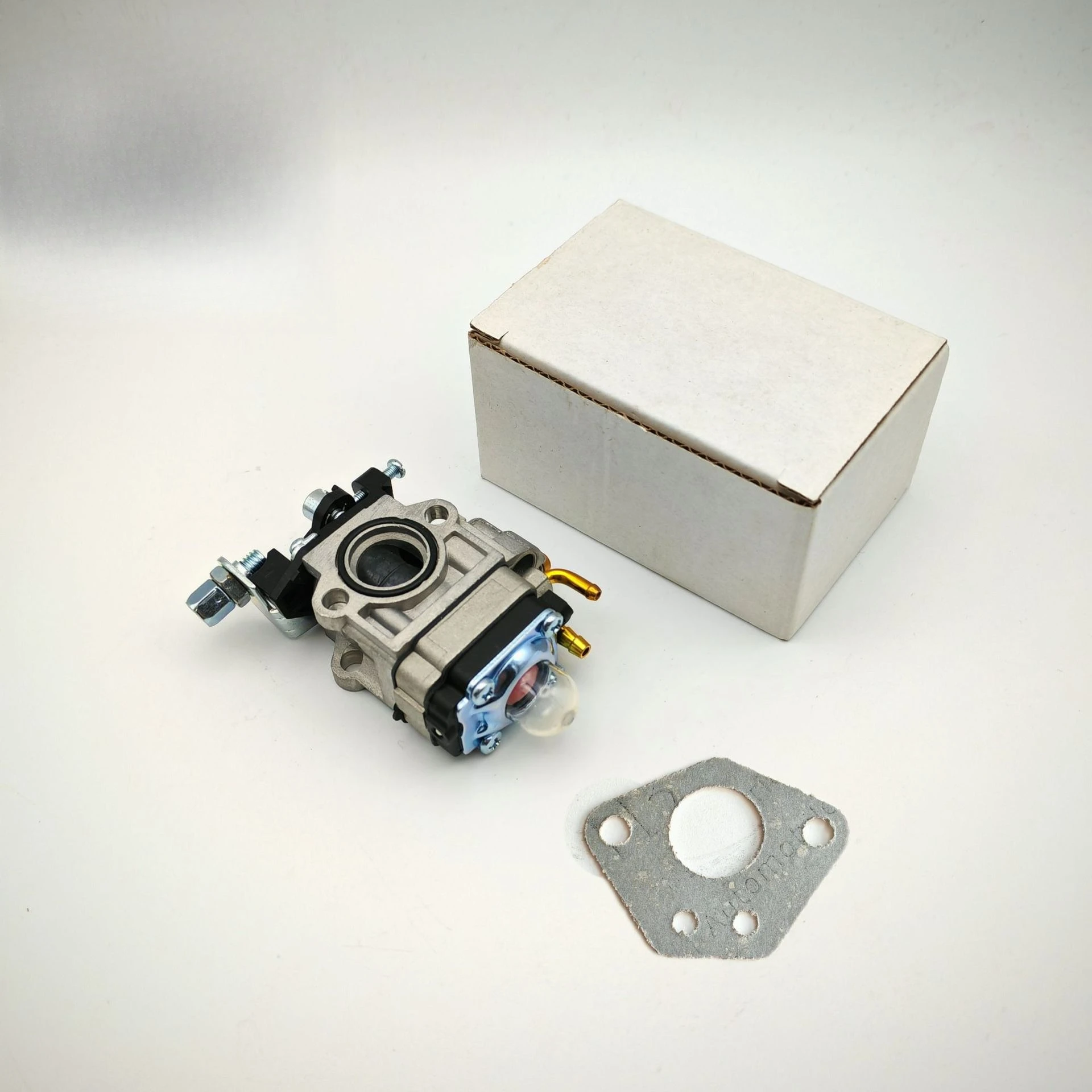 

Подходит для газонокосилок 52cc, 49cc, 43cc: комплект карбюратора с масляным стаканчиком, аксессуары для газонокосилок.