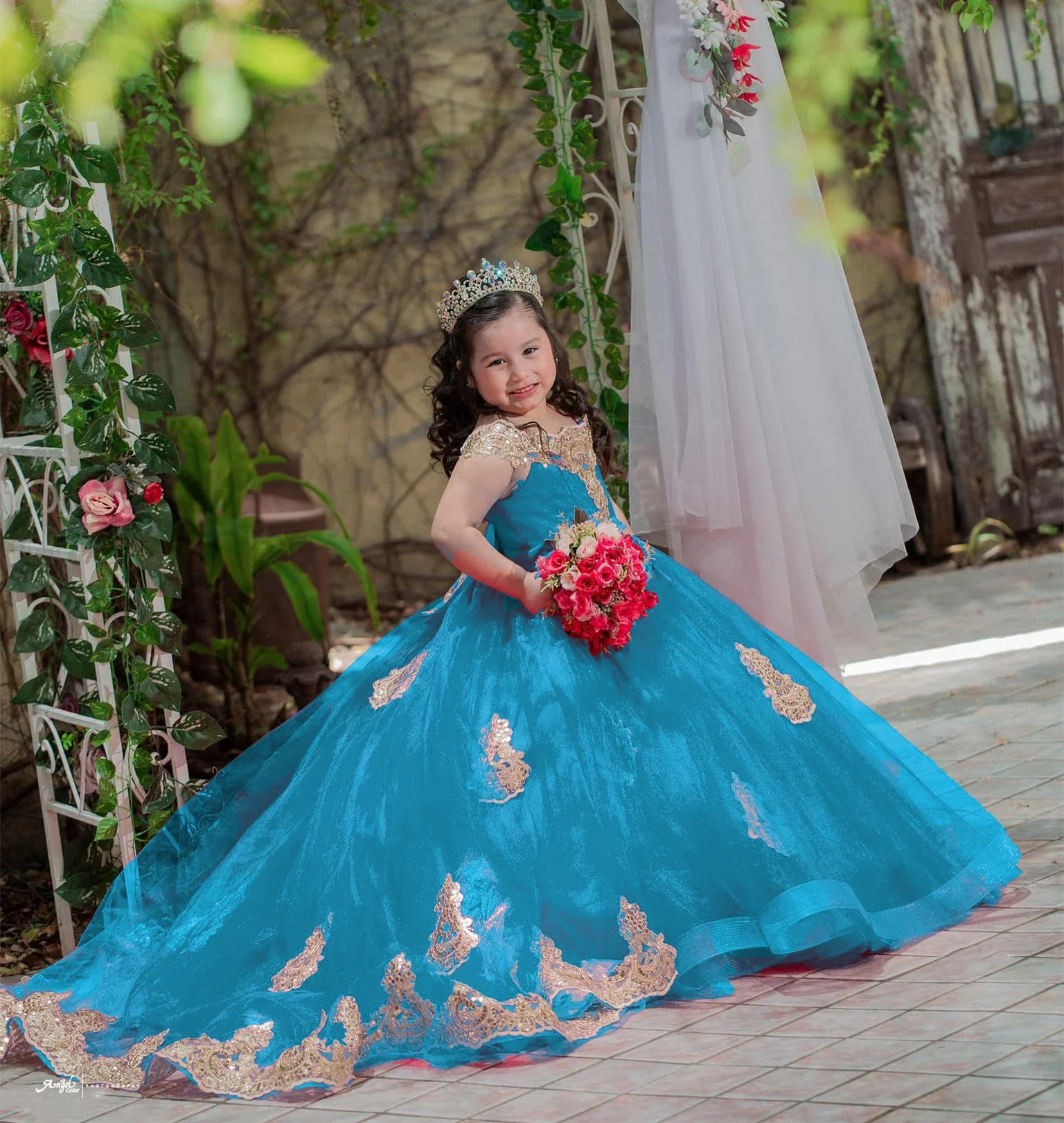 Красные платья с цветочным узором для девочек по индивидуальному заказу на свадьбу, без рукавов, с золотыми аппликациями, великолепное детское бальное платье для первого причастия, официальных мероприятий