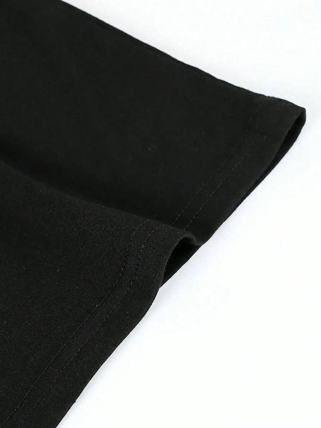 Plus Size Women's Trendy Black Short Sleeve T - shirt, "Let them" Chic Heart - shaped Graphic Print,Casual Wear