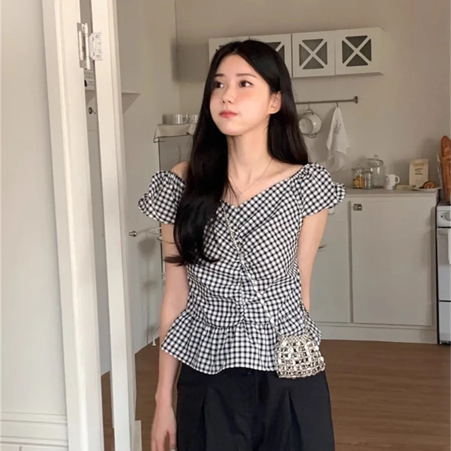 

Fre Sle Summer 2025 Dongda Gate Cotton irt with Pleated Gingham Pattern ort Sve V-Ne Fre Le Top