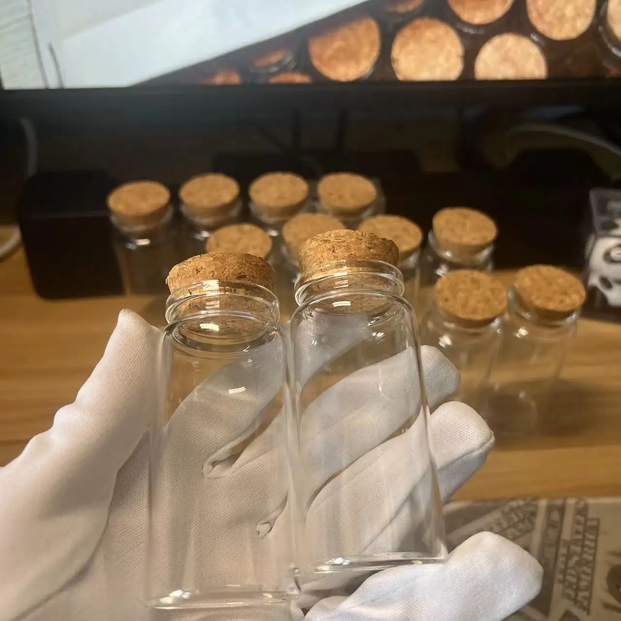 12 قطعة 60 مللي عيد الميلاد الحلوى الزجاج زجاجة الفلين 26x37x80 مللي متر قارورة صغيرة حفلة صغيرة الزجاج الجرار الحاويات DIY بها بنفسك الحرفية تخزين التوابل