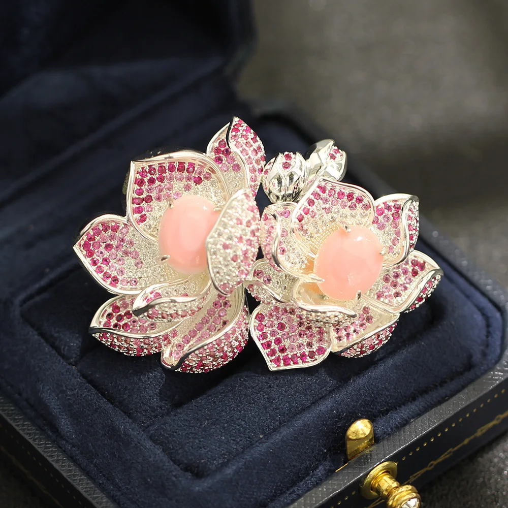 New National Style Heavy Industry Pink Diamond Water Lily Brooch Elegant Imitating Conch Pearl Flower Core Accessory for women