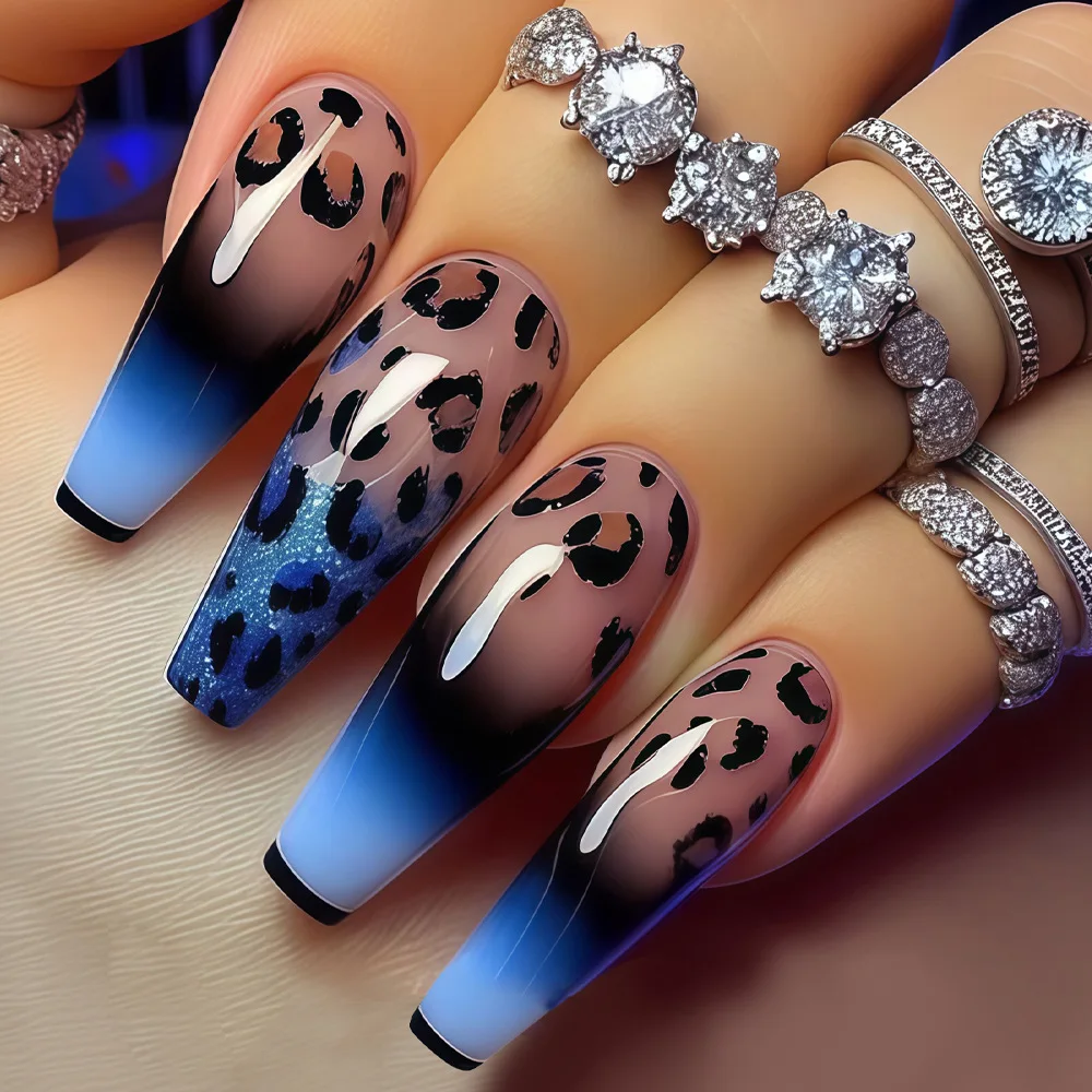 أظافر صناعية قصيرة طويلة للنساء والفتيات على الموضة باللون الأسود والأرجواني والأزرق اللامع أو أطراف فرنسية لامعة اضغط على الأظافر الصناعية