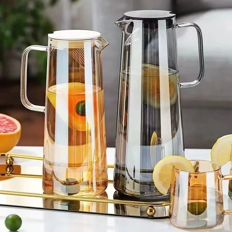 1.8L Glass Pitcher with Lid Easy Clean Heat Resistant Glass Water Jug Refrigerator Carafe with Handle for Hot/Cold Beverages