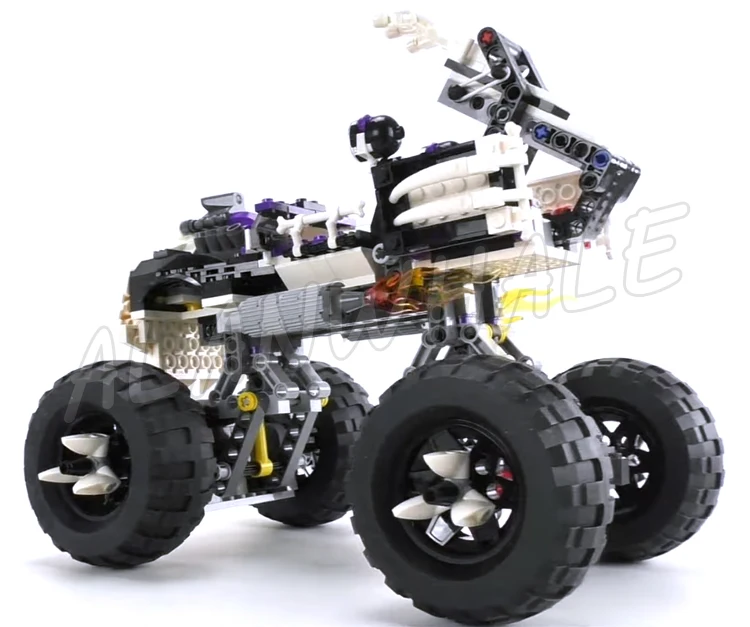 493pcs Skull Truck Moving Jaws Huge Rubber Tires Nunchucks of Lightning 9736 Building Block Toys Compatible With Model