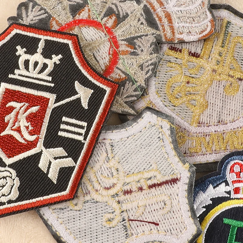 European style school uniform Iron On DIY embroidery badge Fashion crown logo embroidered patch Clothes badges armbands