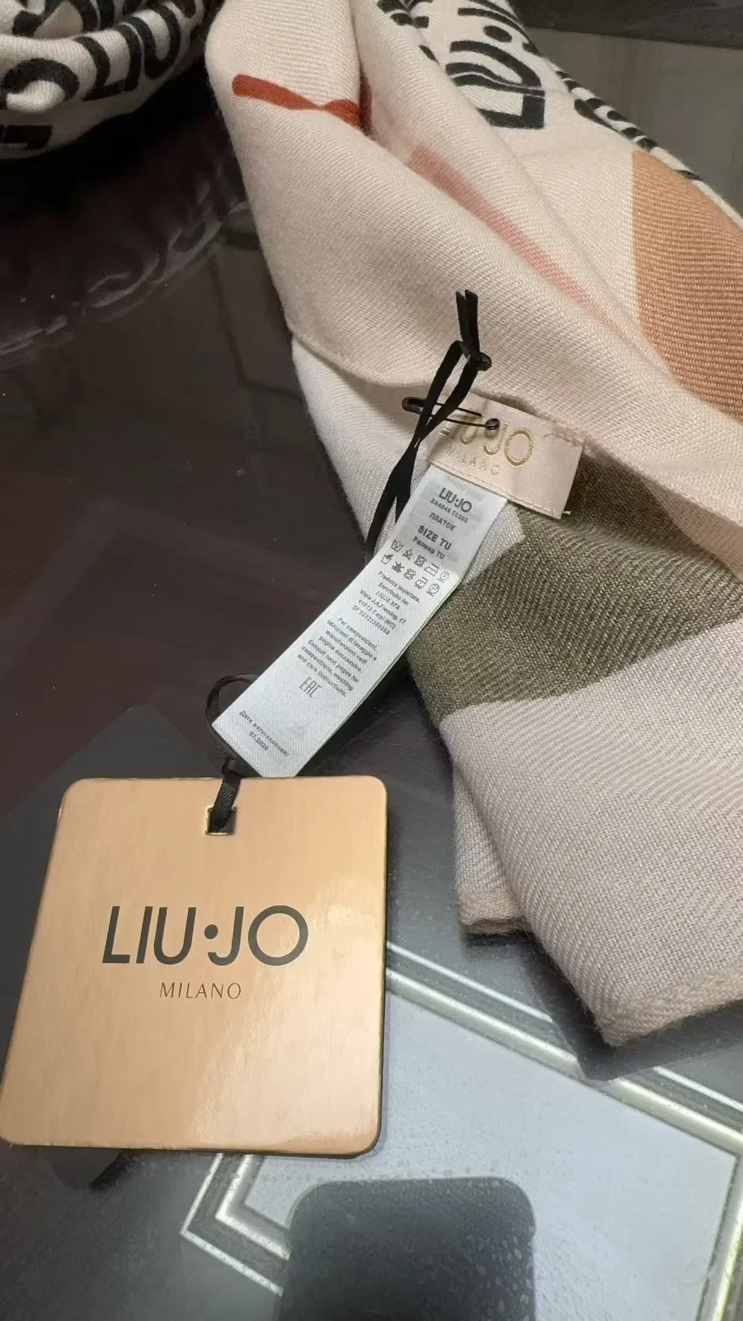 2024 Hot Italian Luxury Brand Liu Jo Embroidered Printed Beach Sunshade Multi-Functional Scarf Original Single Foreign Trade