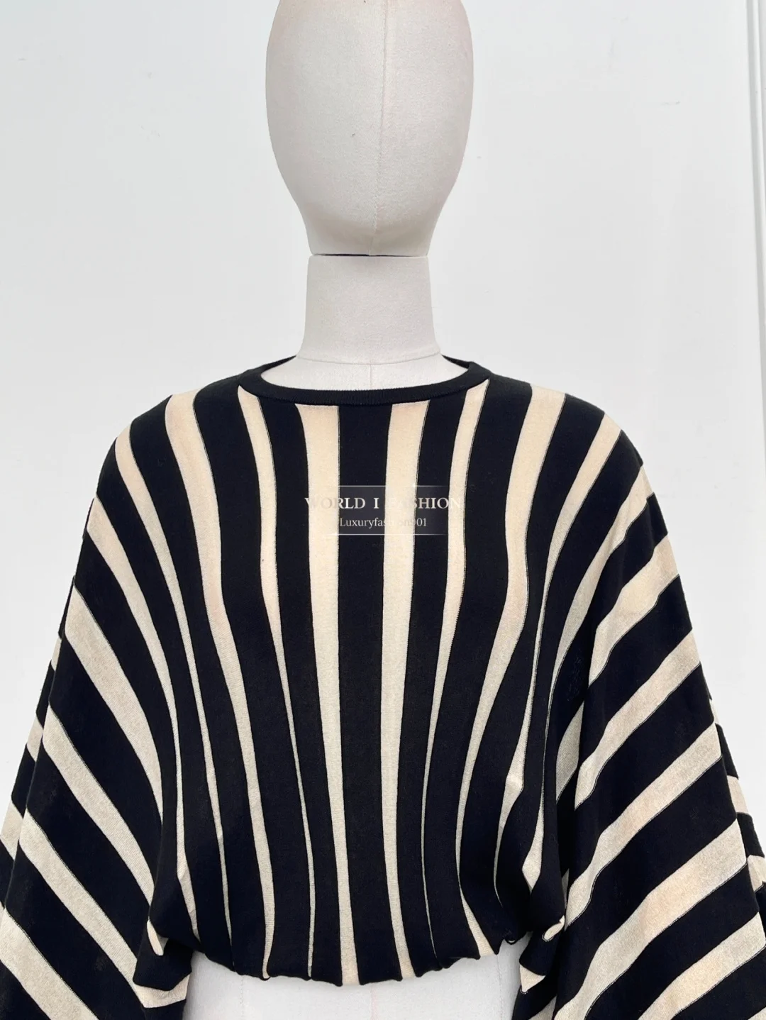 

Black White Striped Print Long Sleeve Blouse Tops 2025 New Design