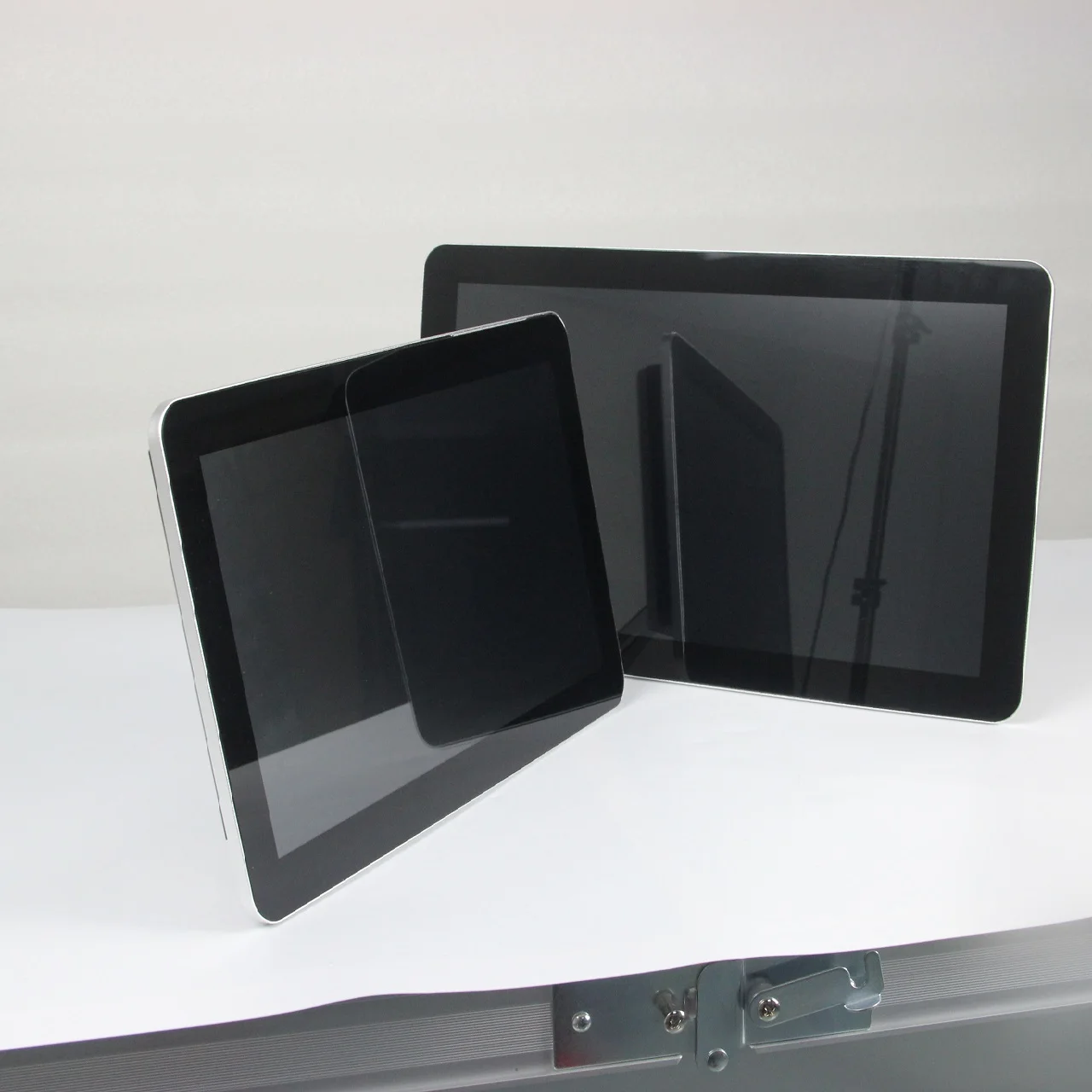 2022 Novo barato 15 polegadas IP65 à prova d'água comercial LCD Pcap Multi Touch Screen Monitor com HD Mi Vga