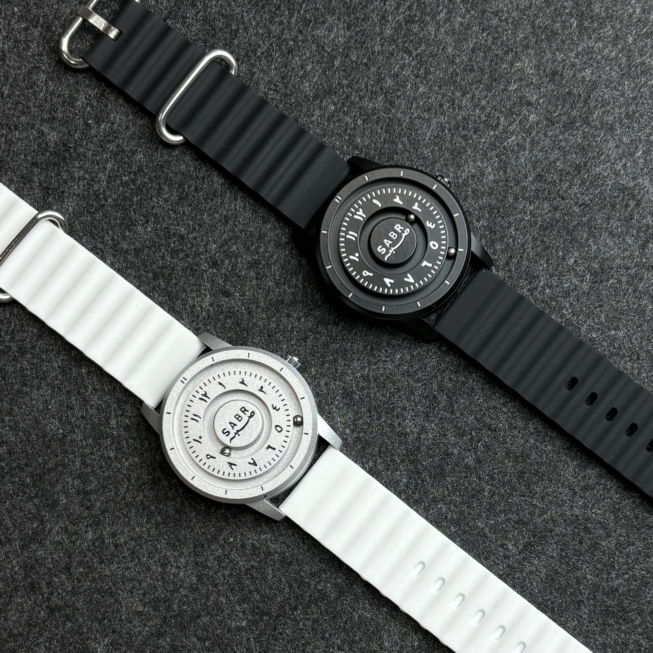 Męski zegarek Sabr z arabskimi cyframi, silikonowy pasek, styl morza, zegarek kwarcowy, zaawansowana technologia, tarcza ze stali nierdzewnej.