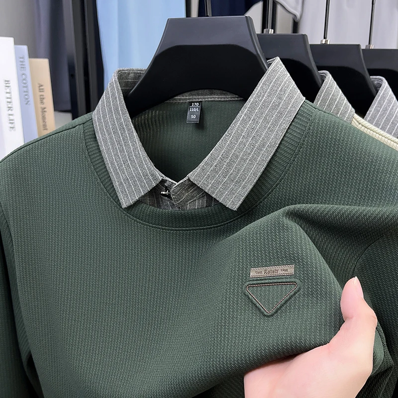 T-shirt a maniche lunghe da uomo autunno 2025 con colletto, due pezzi finti, completo da papà, colletto della camicia, top ampio di mezza età