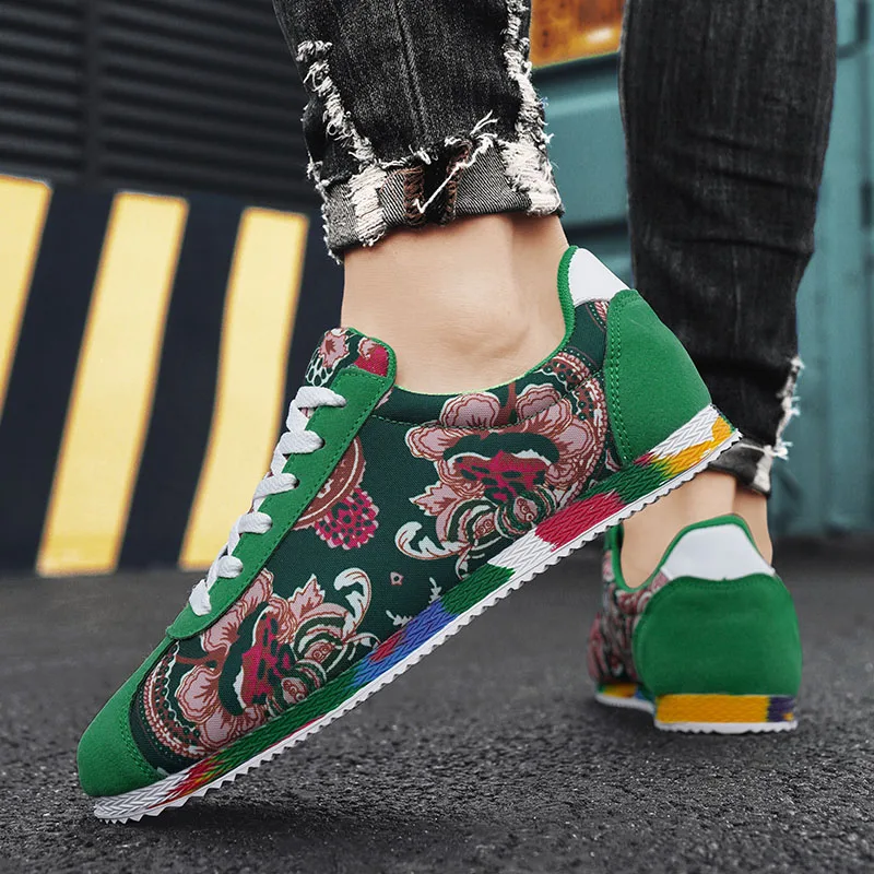 Old Beijing Cloth Shoes Embroidery Flower Social Guy Male Student Casual Shoes Fashion National Chinese Style