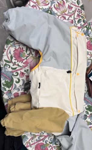 

Waterproof Windproof Warm Padded Pet Outdoor Ski Jacket with Detachable Hat New Coat for Dogs And Cats