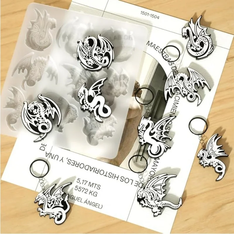 

DIY Crystal Flying Dragon Fire Dragon Pattern Necklace Keychain Silicone Mold for All Saints' Day Craft Supplies