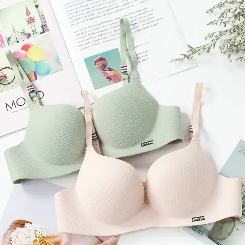 One Piece Sexy Seamless Small Chest Special Gathering Underwear Women's Thick Cup Non Steel Ring Girl Adjustable Bra