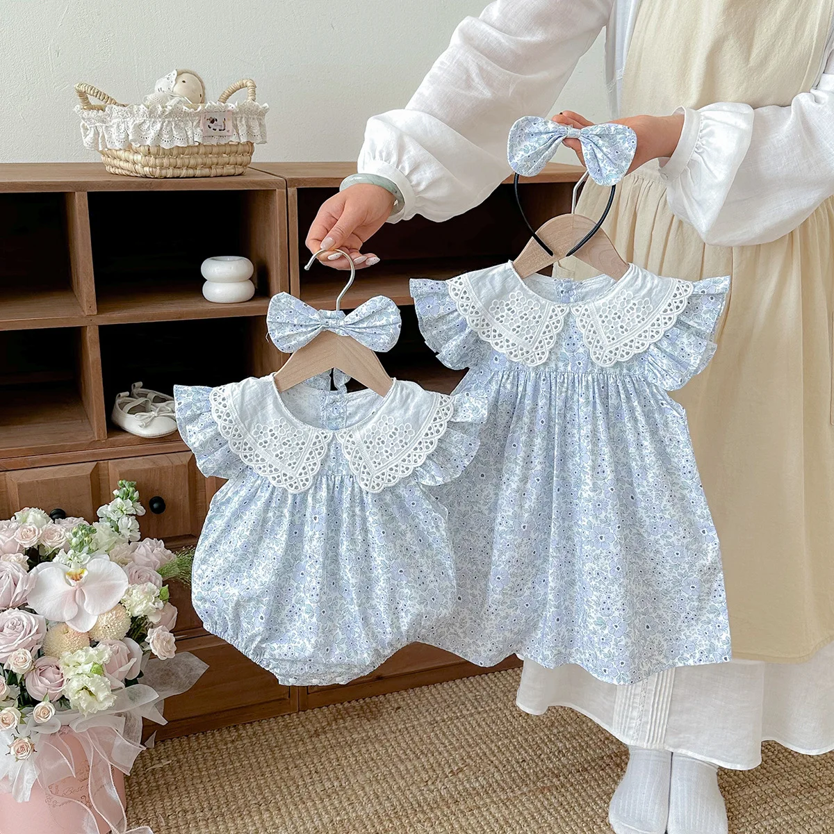 ZOETOPKID Sommer Baby Mädchen Kleidung Blumenmuster Kurzarm-Strampler Baby Bodysuit Puppenkragen Jumpsuit Spitzen-Blütenblatt-Kragen Outfit – Detail 26
