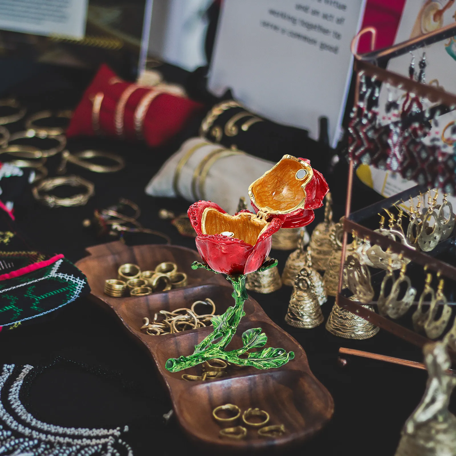 

Colored Flower Style Jewelry Storage Box for Necklace Earring Holder Organized Sundries Container Desktop Decoration Alloy