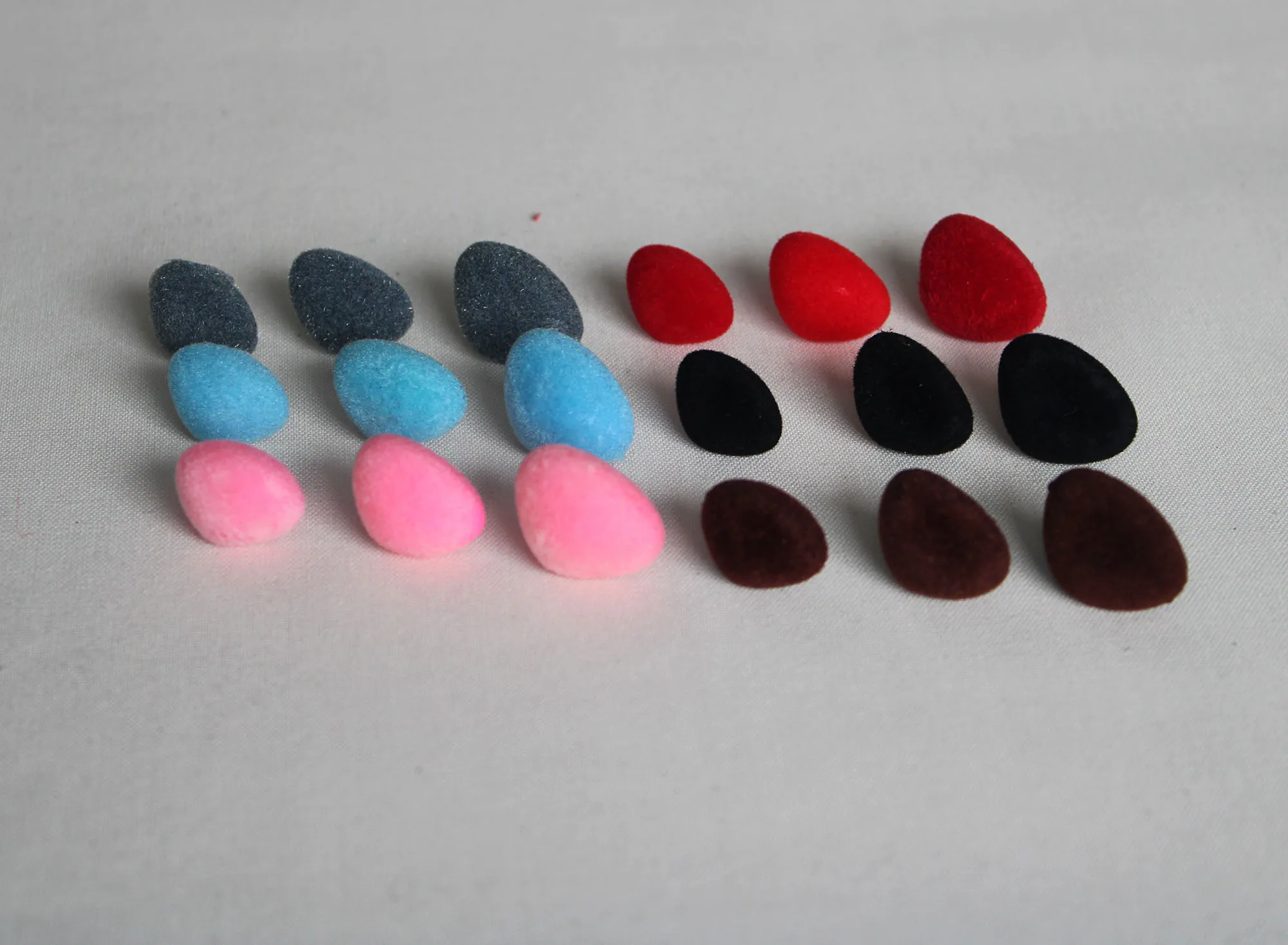 

1000pcs new 12mm 18mm 20mm 22mm 26mm pink/red/black/brown gray blue flocking Triangular safety toy nose with soft washer