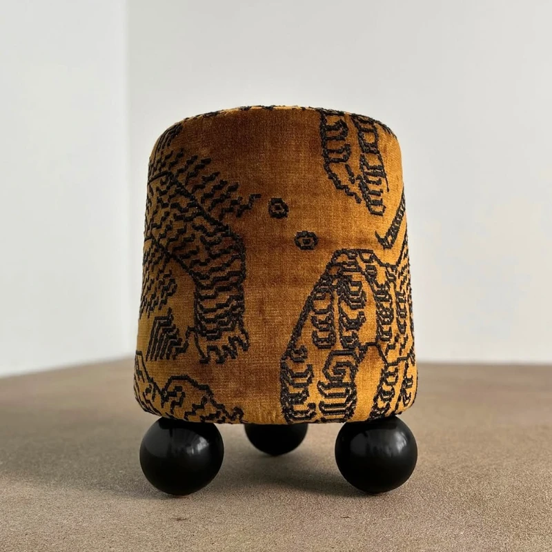 

French retro solid wood fabric seat pier makeup stool advanced sense shoe change stool household stool low stool designer round