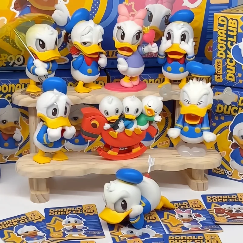 متوفر في المخزون سلسلة نادي ديزني دونالد داك الأصلية صندوق أعمى شخصية عصرية لطيفة لسطح المكتب هدية ألعاب عيد ميلاد كاواي للفتيات