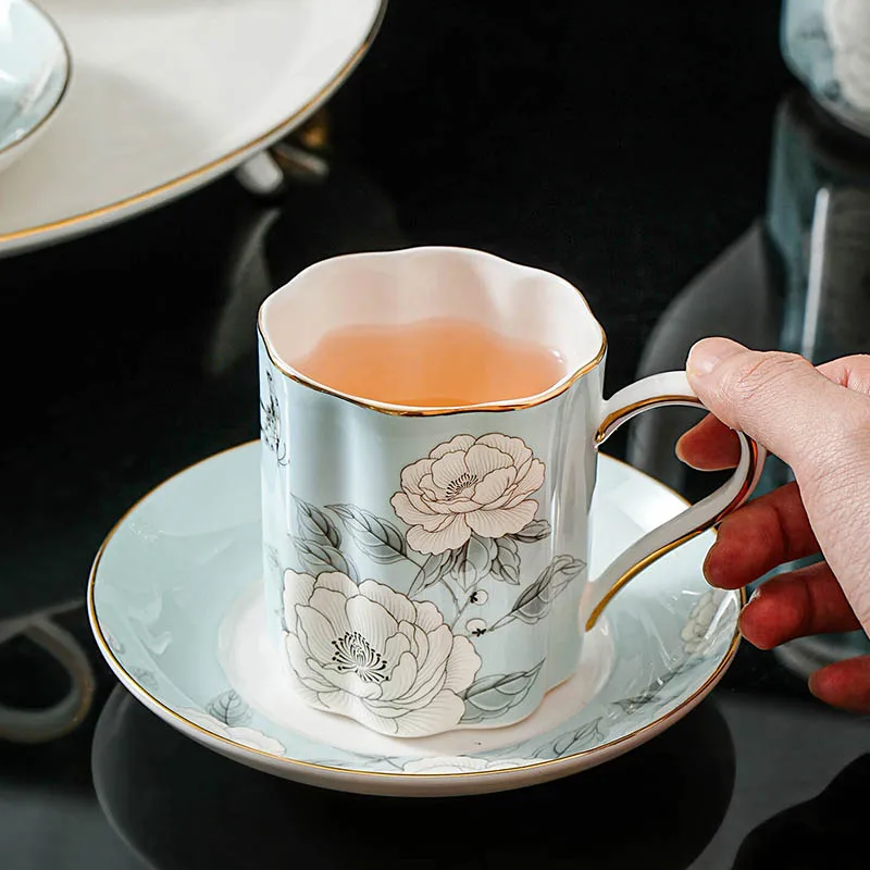 

Vintage Light Blue White Floral Bone China Tea Coffee Cup and Saucer Set 250ml Household Kitchen High-end Exquisite Tea set