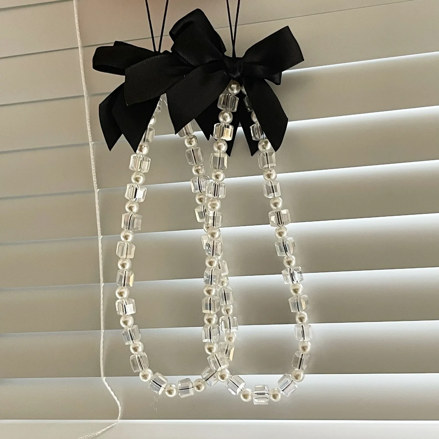 

Crystal Black Bow Mobile Phone Chain Luxurious Hand -handed Bead Wrist Rope Portable Cellphone Strap Hanging Cord Jewelry