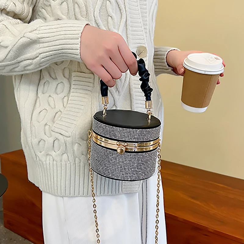 

Women Mini Rhinestone Bucket Bag 2026 New Fashion Ruched Handle Chain Crossbody Bag Versatile Evening Clutch Handbag