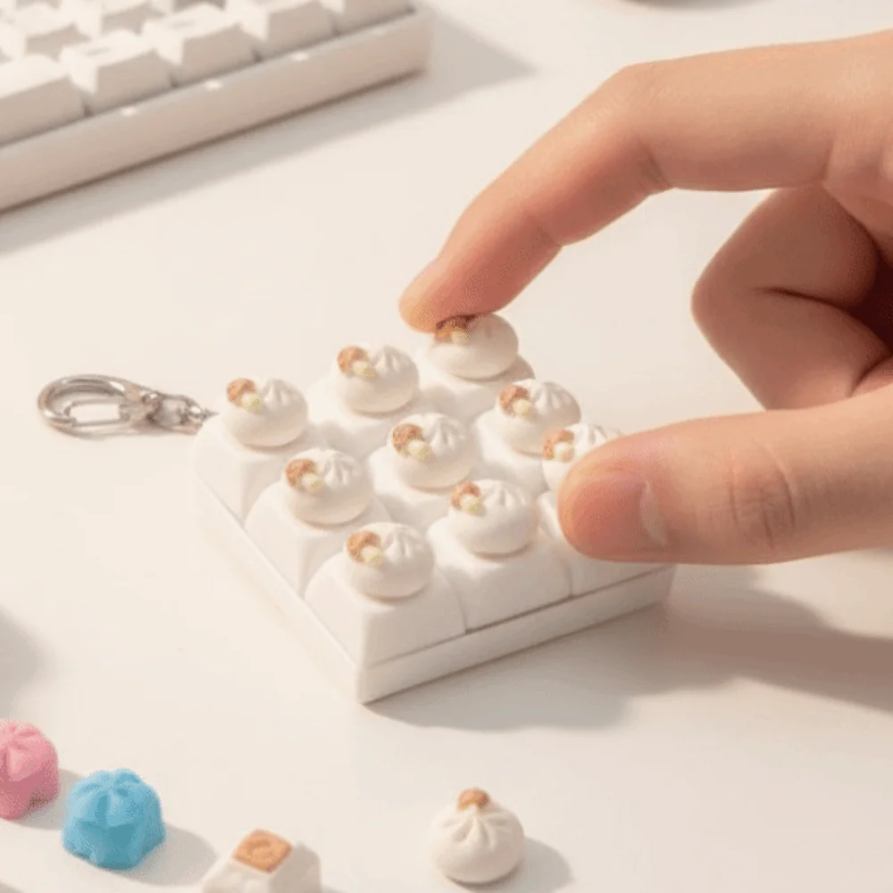 LED Light Keyboard Fidget 9 Button Pocket Size Finger Keyboard Pendant Dumpling Crisp Sound Mini Keyboard Keychain
