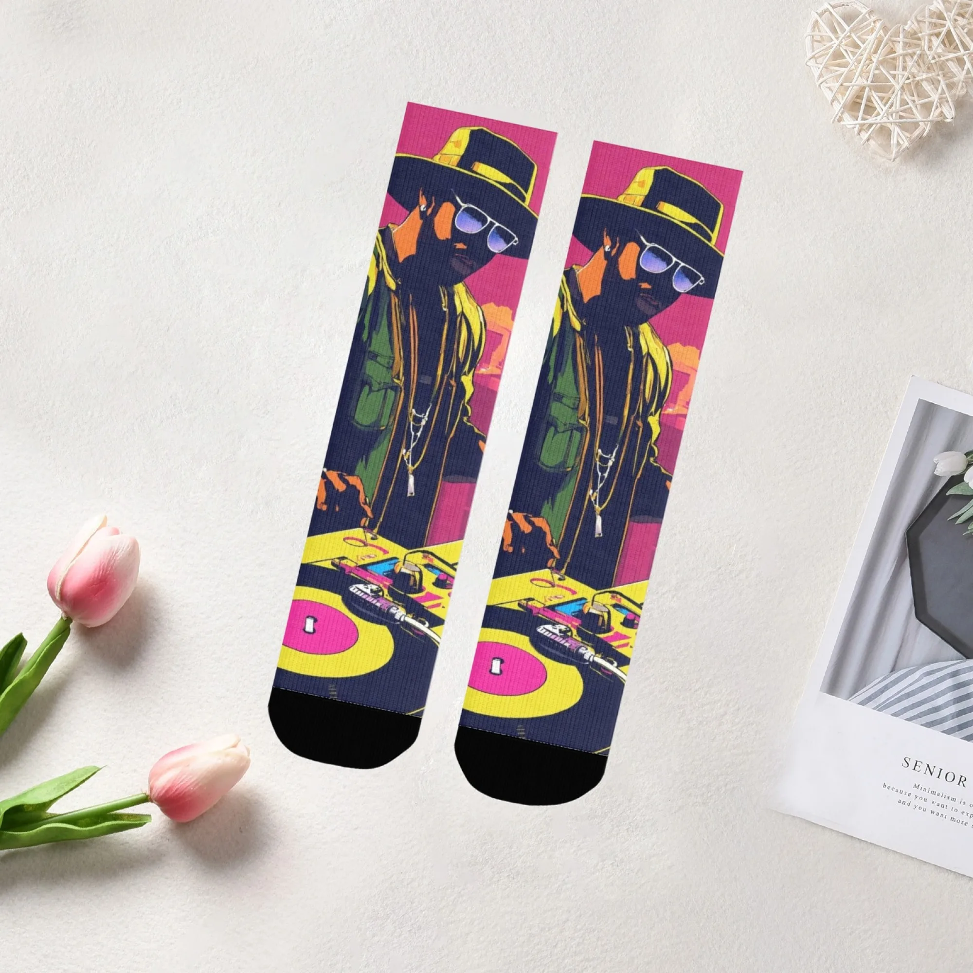 1 Paar trendige Neon-Hip-Hop-DJ-Herren-Crew-Socken, modischer Stil, Musikdruck, perfektes Geschenk für Streetwear-Enthusiasten und Musikfans