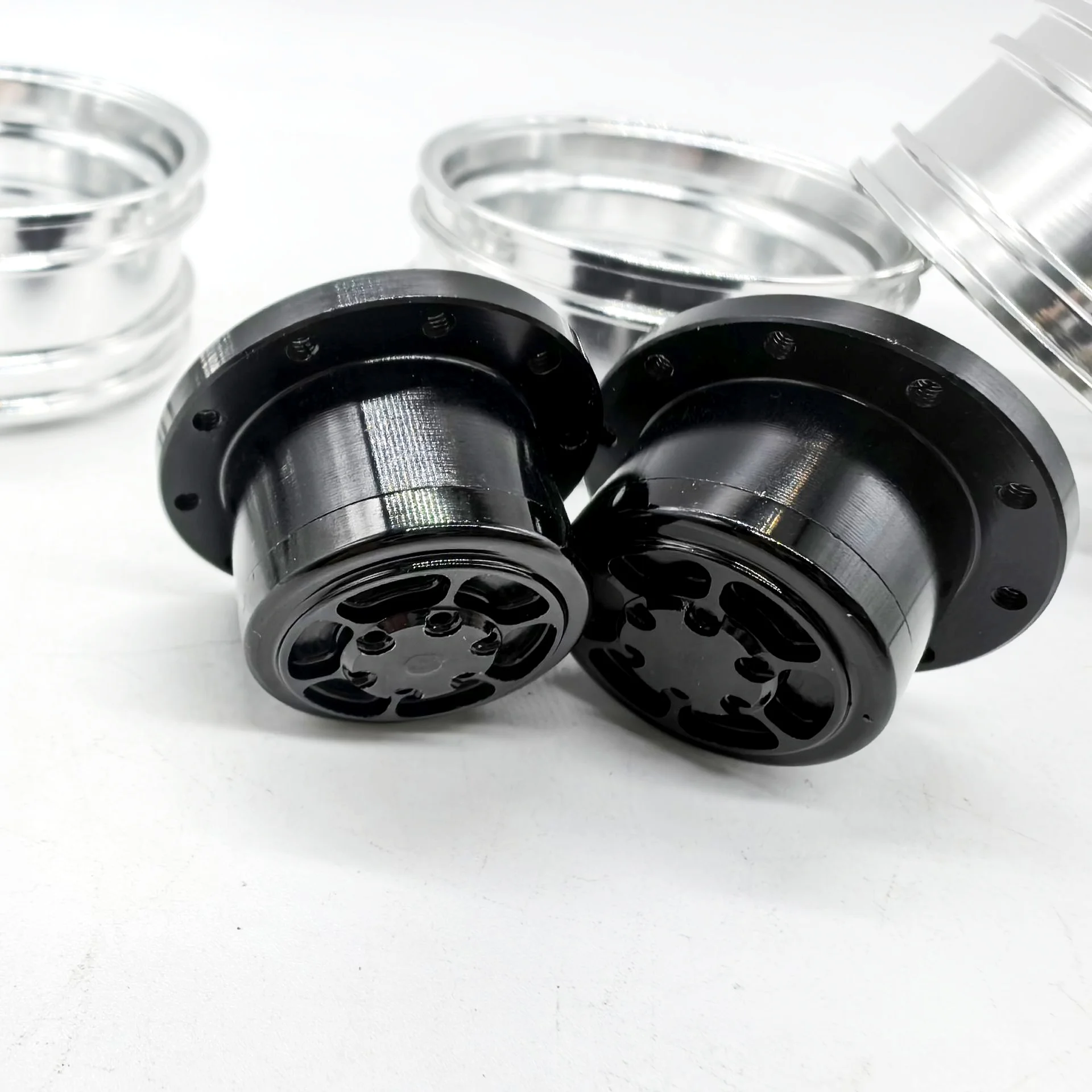 

Металлическая ступица заднего колеса RC JDM MODEL (узкая, статическая) JDM-7 для радиоуправляемых грузовиков Tamiya, прицепов-самосвалов, Scania, MAN