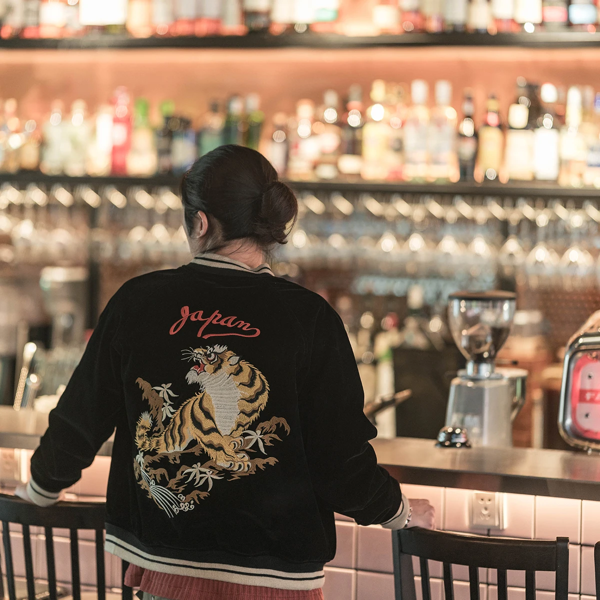 Non Stock Yokosuka Embroidered Handwritten Letter Jacket Oriental Wind Dragon Tiger Falcon Embroidery Short Baseball Collar Coat