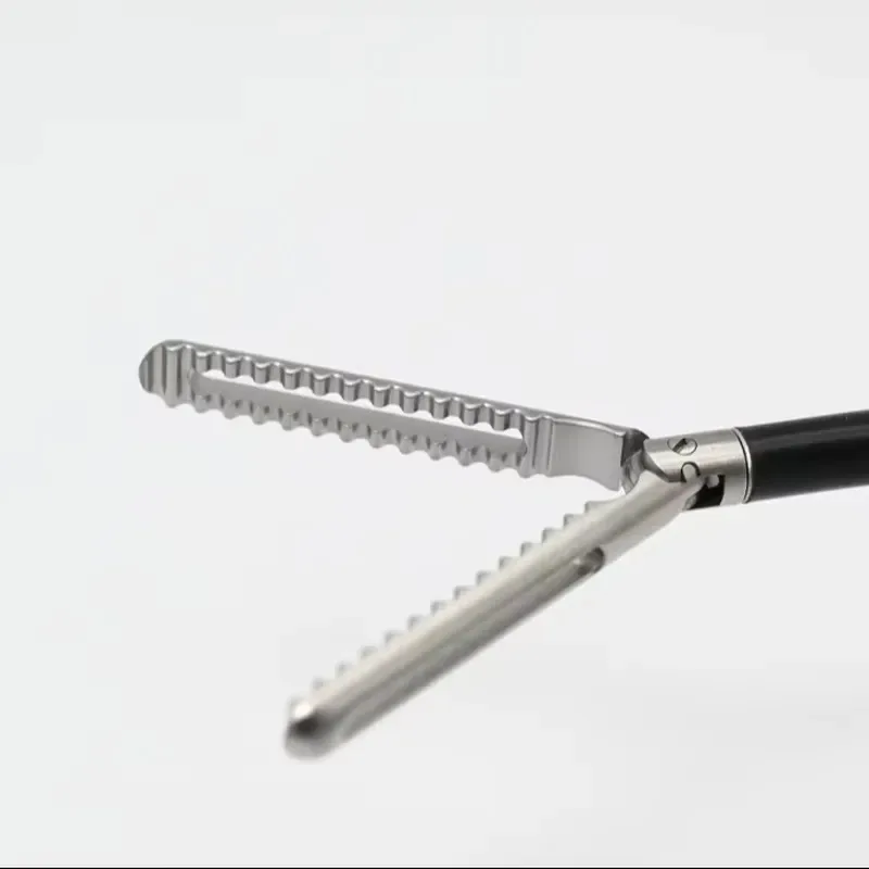 Hot Sale JIACHENG MEDICAL Lockable 5*330mm LaparoscopicThoracic Biopsy Forceps Universal Steel Manual Power Reusable