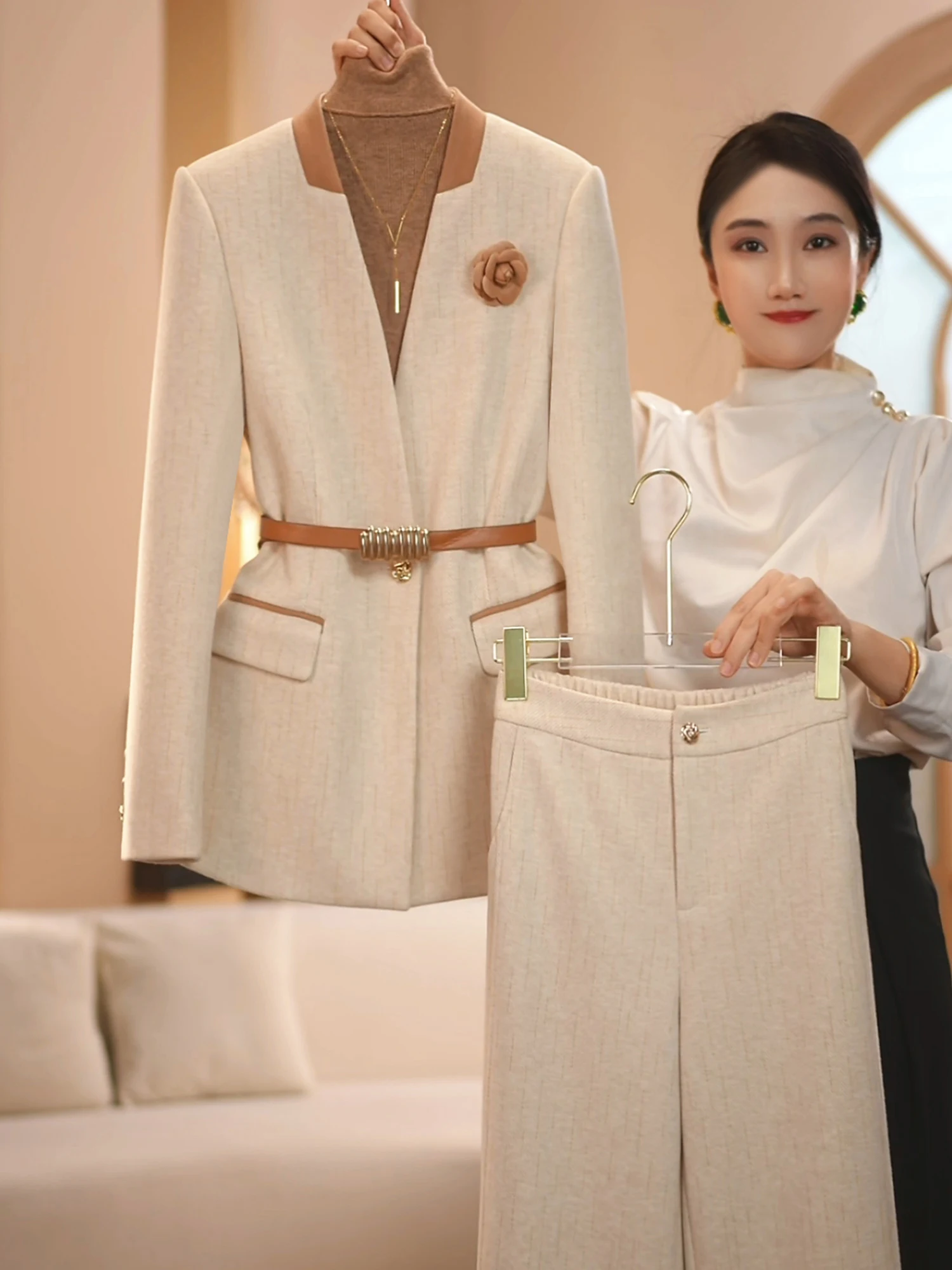 

Элегантный шифоновый костюм-двойка для женщин: осенне-зимний модный комплект с утягивающим поясом, утепленный, с длинными рукавами и V-образным вырезом, для офиса