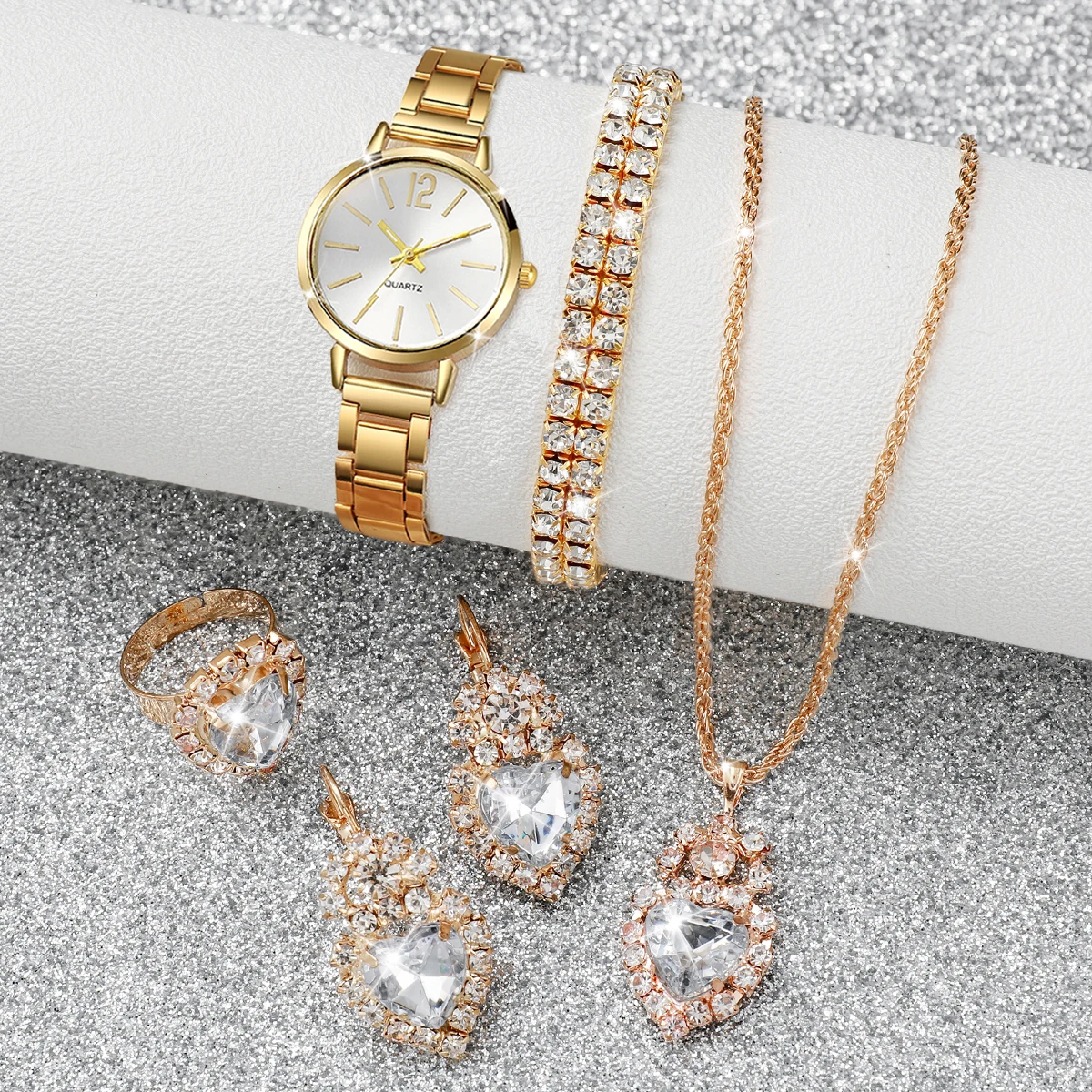 6PCS/Set Women\'s Watch Fashion Gold Alloy Band Ladies Quartz Watches Heart Jewelry Set（Without Box ）