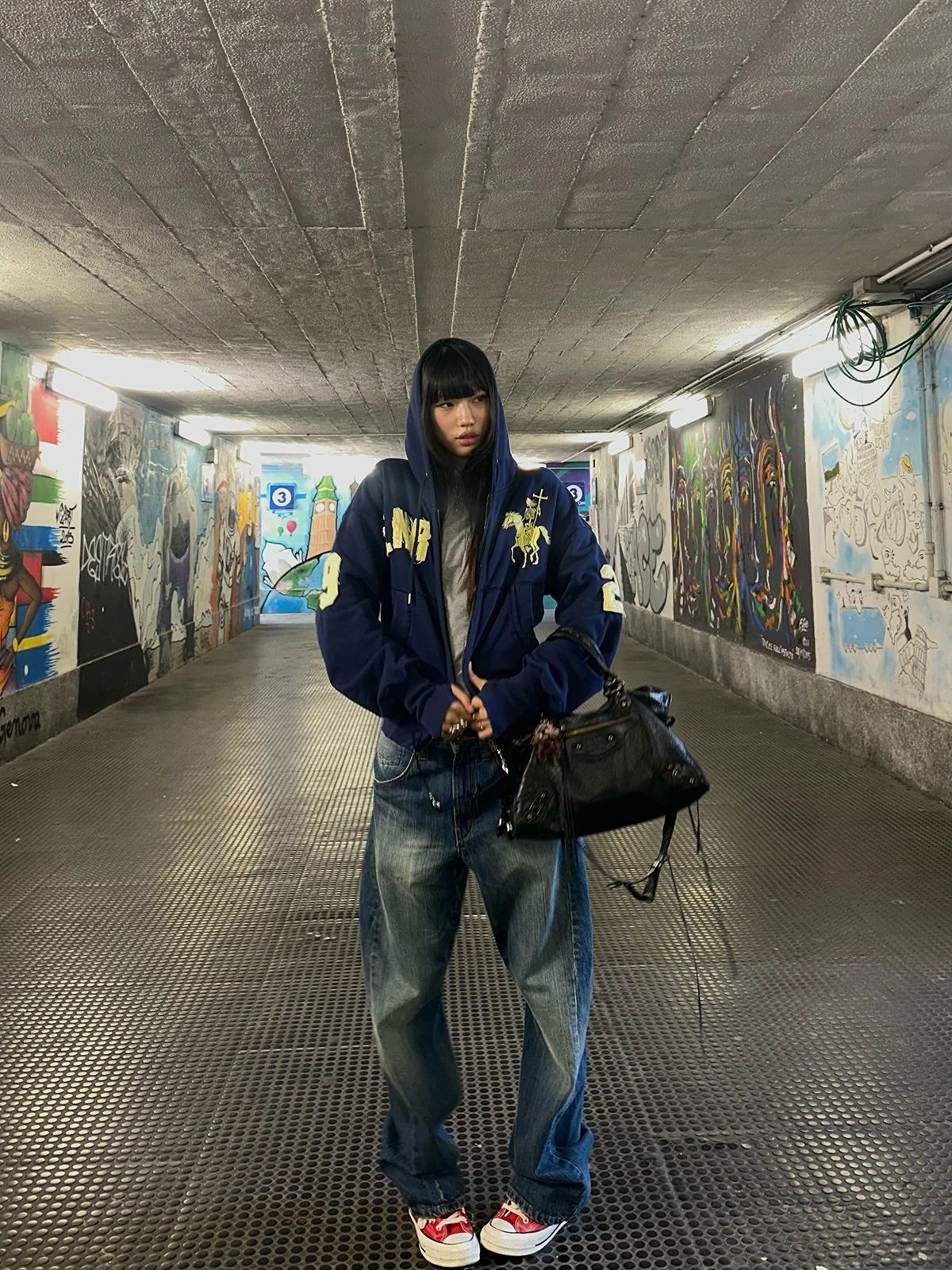 

ICVIBE Fashionable Silhouette Bamboo Denim Jeans Waist Adjustment Line Sensation Cone Shape Ladies Mid-Rise Cotton Jeans