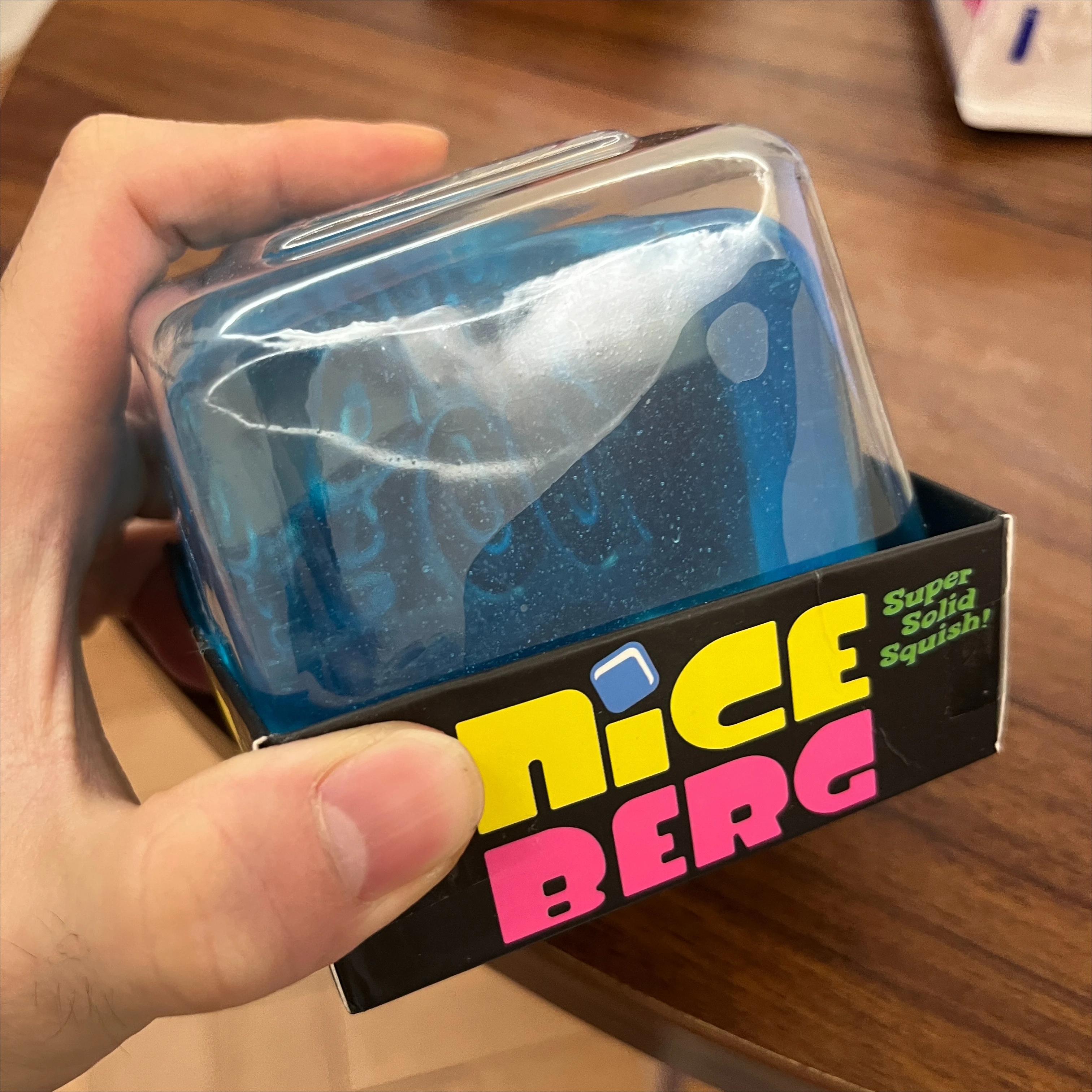 8,5 cm Super Großer Needoh Nice Berg Sensorischer Stressabbau-Würfel, Fidget-Tool gegen Angst & für Konzentration, Schreibtisch-Sensorik-Würfel, Geschenke