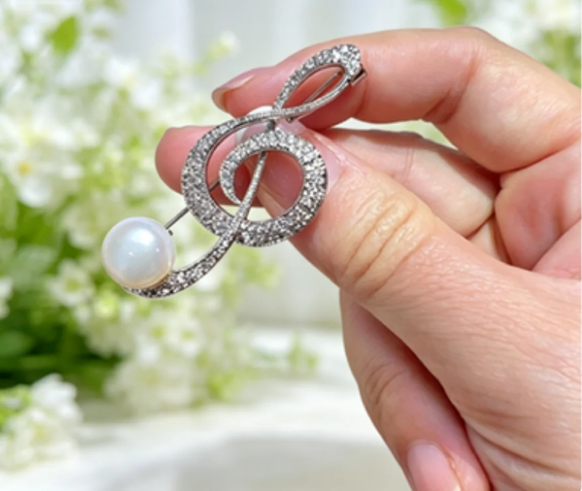 

Новая модная брошь с жемчугом для женщин, изысканно украшенная цирконами в форме цветка, AAA9-10 мм.