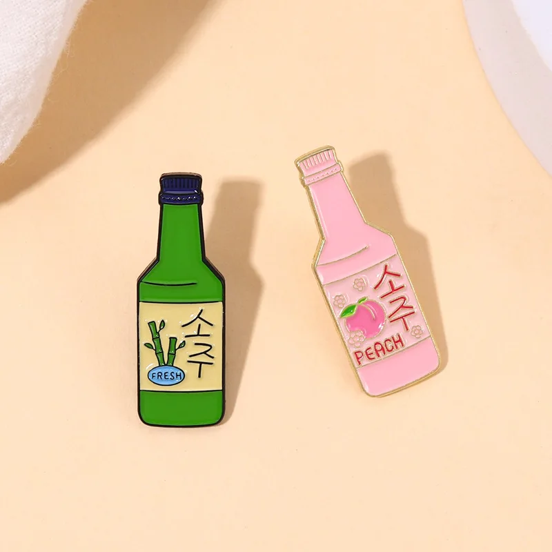 Korean Soju Enamel Pin Fresh and Peach Lovely Wine Bottle Brooches On Backpack Clothes Lapel Pins Gift For Lover Jewelry