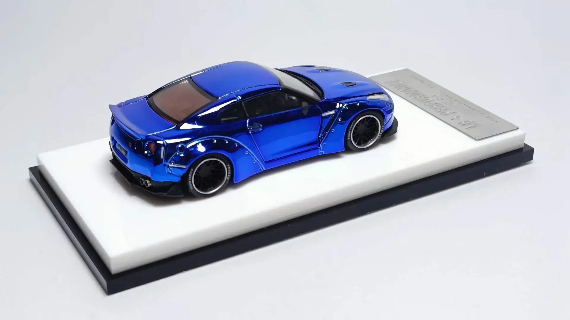 oldtime model 1:64 LB R35 Duck wing electroplated blue limited 999  Model Car